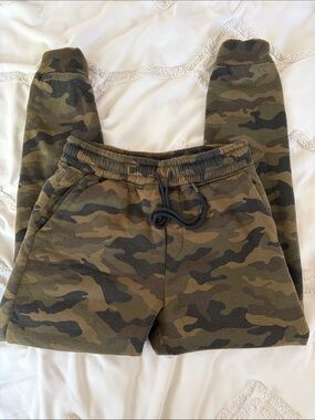 Winter Camo Jogger Pants - Olive Green